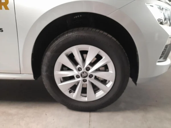 SKODA Kamiq (2025) — foto 2 van 23