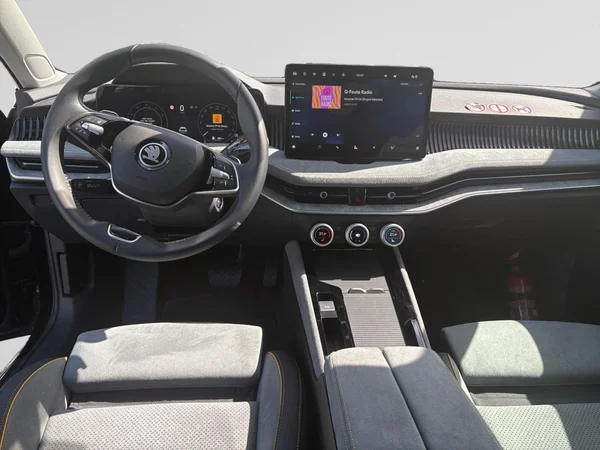 SKODA Superb (2026) — foto 2 van 24