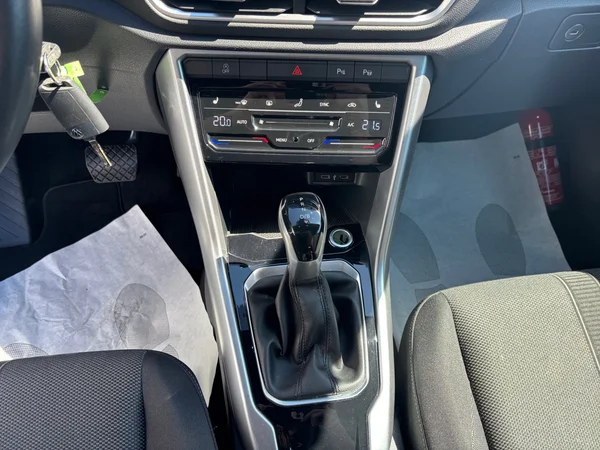 VOLKSWAGEN T-Roc Cabriolet (2022) — foto 4 van 21