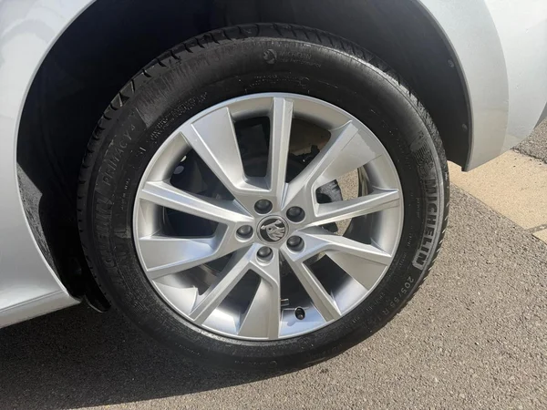 SKODA Kamiq (2022) — foto 4 van 27
