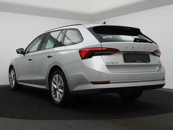 Škoda Octavia (2023) — foto 5 van 22