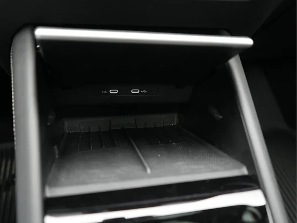VOLKSWAGEN Tiguan eHybrid (PHEV) (2025) — foto 36 van 41