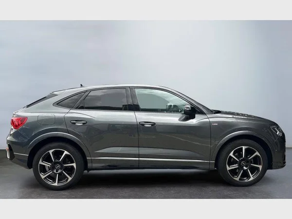 Audi Q3 Sportback (2023) — foto 23 van 37