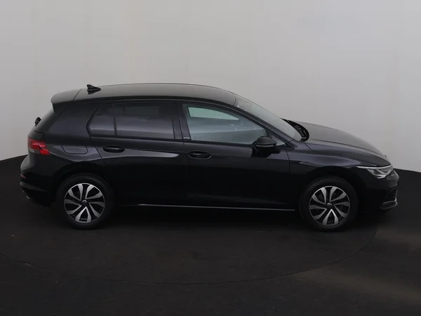 VOLKSWAGEN Golf (2022) — foto 24 van 28