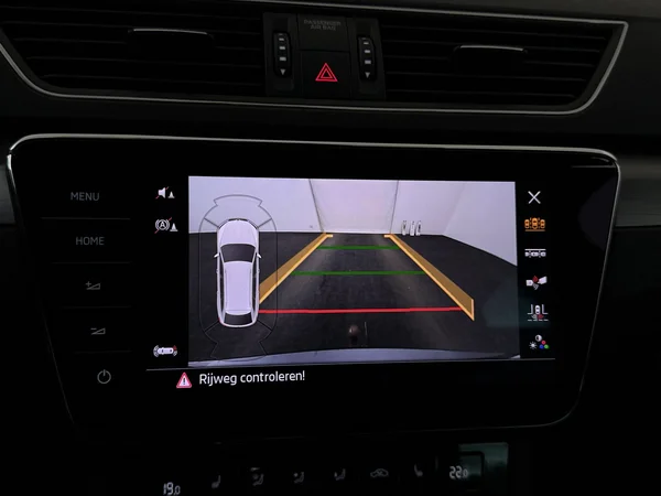 SKODA Superb (2019) — foto 11 van 28