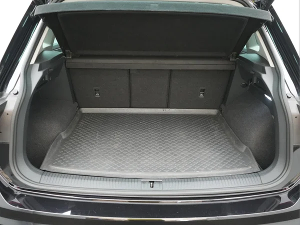 VOLKSWAGEN Tiguan (2022) — foto 4 van 10