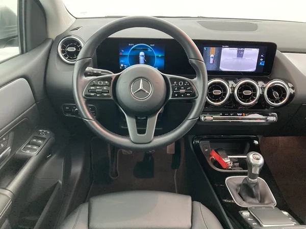 MERCEDES-BENZ B 180 (2022) — foto 7 van 36