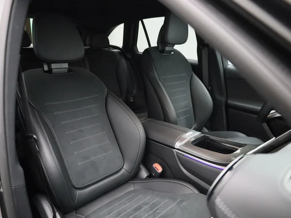 Mercedes-Benz GLC (2025) — foto 39 van 49