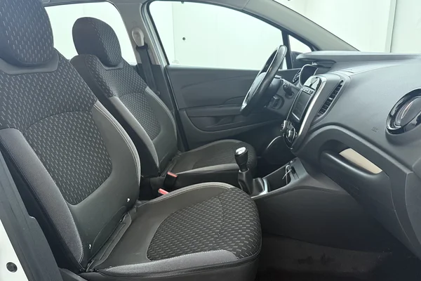 Renault Captur (2019) — foto 16 van 18