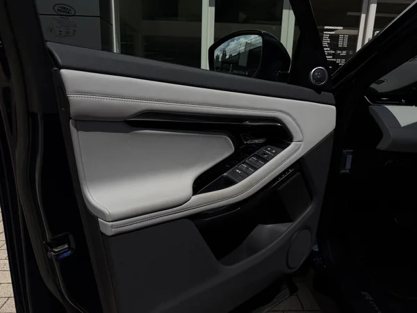 Land Rover Range Rover Evoque (2023) — foto 15 van 22
