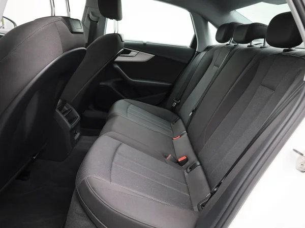 Audi A4 (2024) — foto 4 van 46