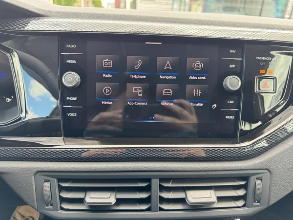 VOLKSWAGEN Polo (2026) — foto 10 van 14