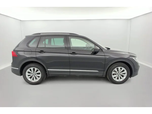 VOLKSWAGEN Tiguan (2022) — foto 35 van 36