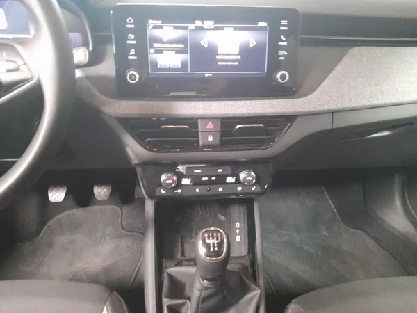 SKODA Kamiq (2025) — foto 8 van 23