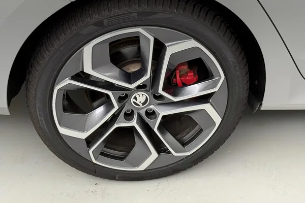 Skoda Octavia SW RS PHEV (2021) — foto 19 van 28