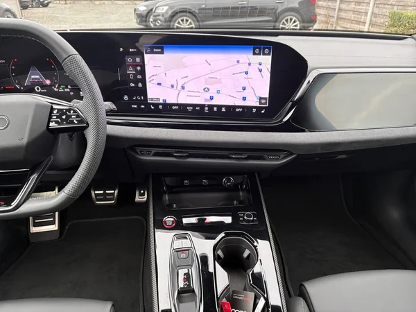 AUDI S5 Avant (2024) — foto 10 van 26