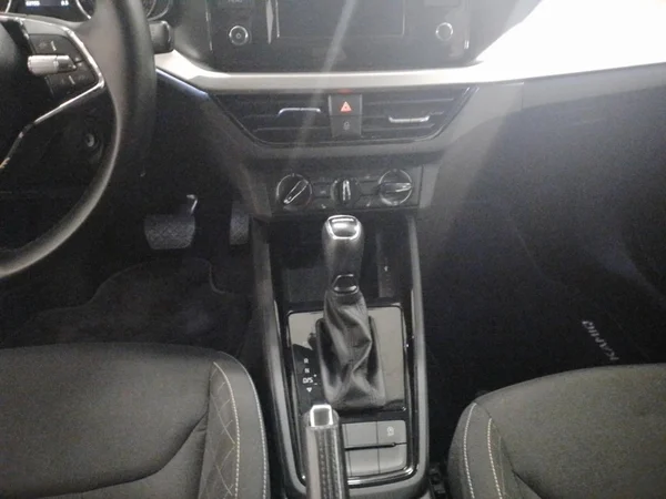 SKODA Kamiq (2021) — foto 3 van 21