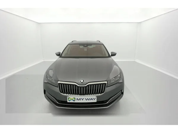 SKODA Superb Combi (2021) — foto 12 van 36