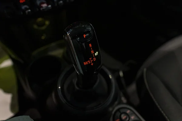 MINI Cooper (2024) — foto 27 van 35