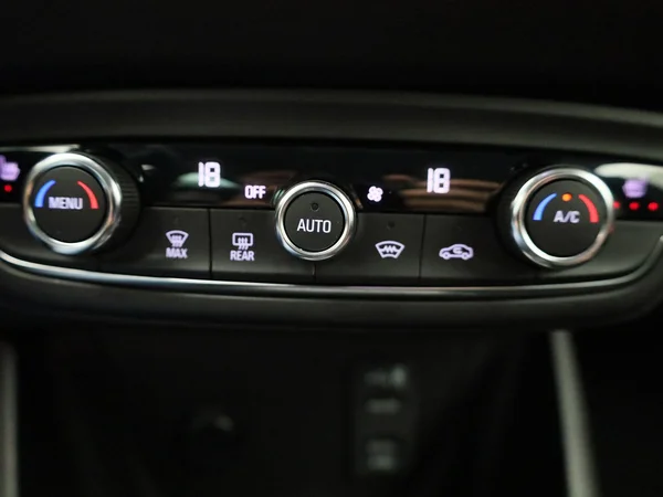Opel Crossland (2022) — foto 13 van 38
