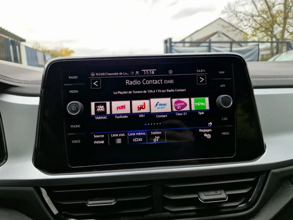 VOLKSWAGEN T-Roc (2023) — foto 14 van 27