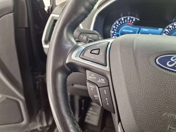 Ford Edge (2018) — foto 3 van 17