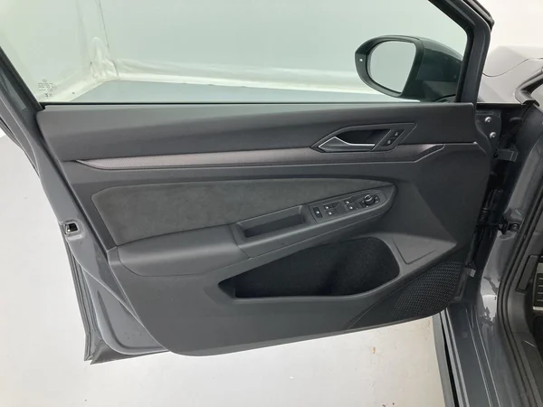 VOLKSWAGEN Golf VIII (2025) — foto 14 van 36