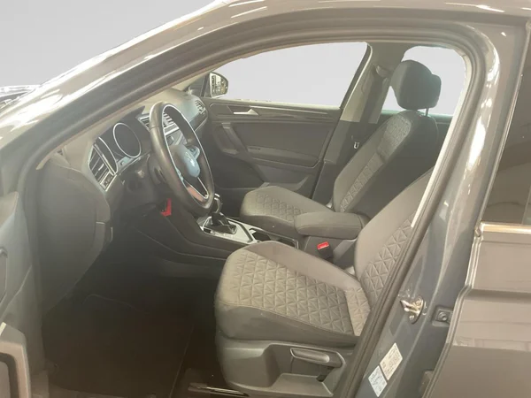 VOLKSWAGEN Tiguan (2022) — foto 20 van 20
