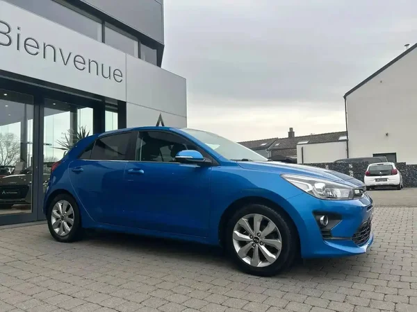 Kia Rio (2021) — foto 8 van 19