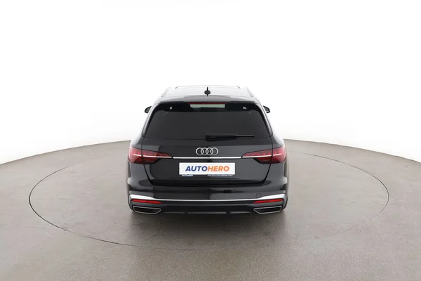 Audi A4 (2024) — foto 11 van 16
