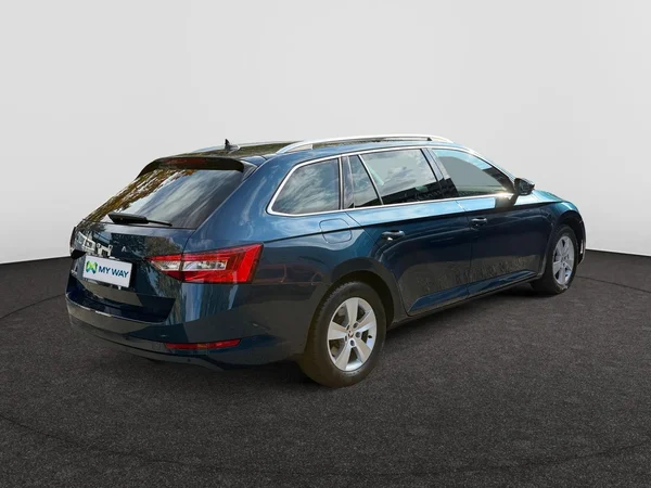 SKODA Superb Combi (2024) — foto 16 van 20