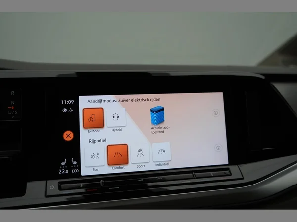 VOLKSWAGEN Multivan T7 Long eHybrid (PHEV) (2022) — foto 3 van 28