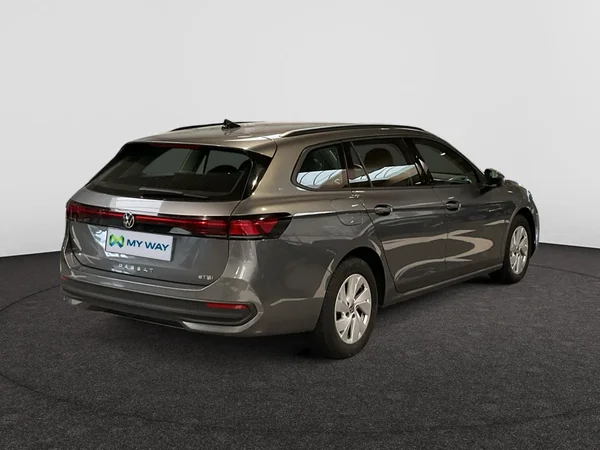 VOLKSWAGEN Passat SW (2024) — foto 20 van 24