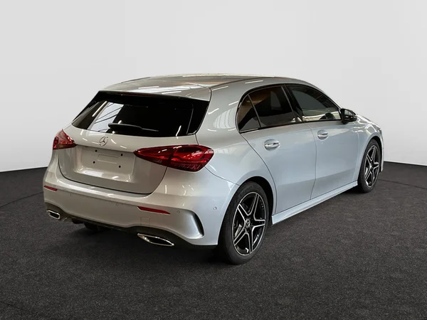 MERCEDES-BENZ A 200 (2024) — foto 19 van 22