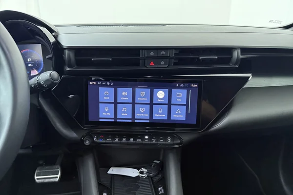 Alfa Romeo Junior (2025) — foto 3 van 18