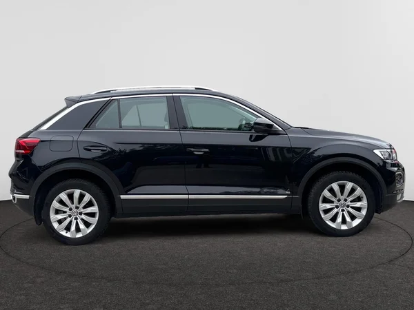 VOLKSWAGEN T-Roc (2018) — foto 21 van 24