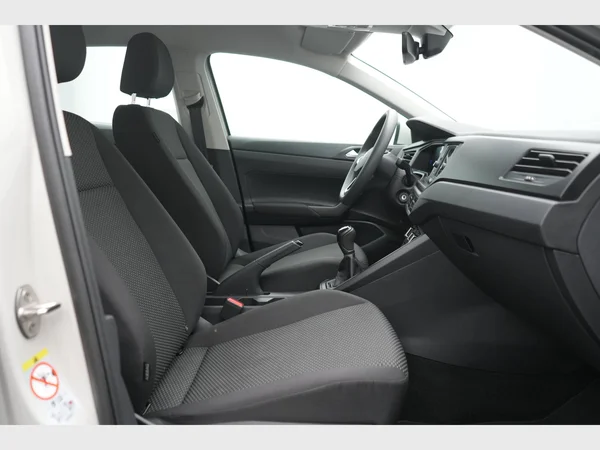 VOLKSWAGEN Taigo (2023) — foto 2 van 26