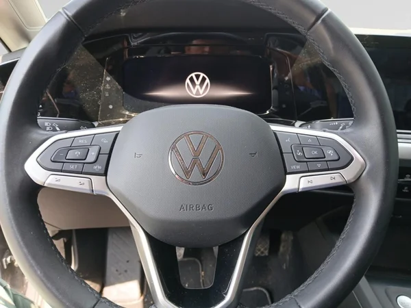 VOLKSWAGEN Golf VIII (2025) — foto 12 van 14