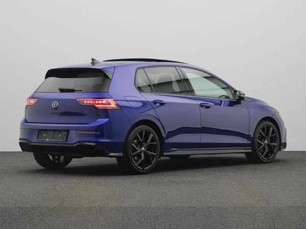 VOLKSWAGEN Golf VIII (2025) — foto 12 van 21