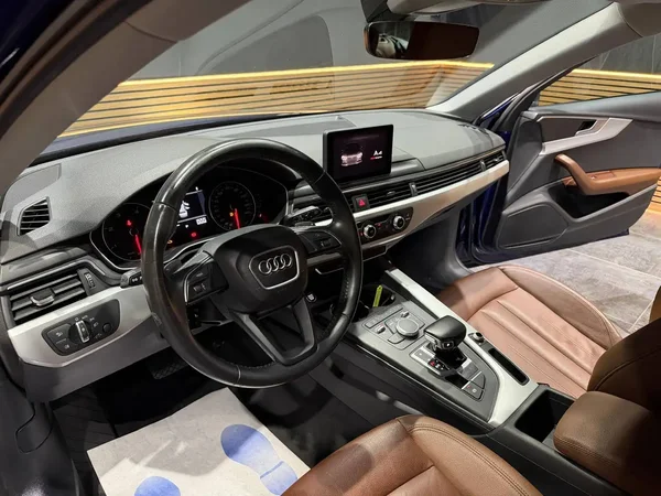 Audi A4 (2017) — foto 22 van 22