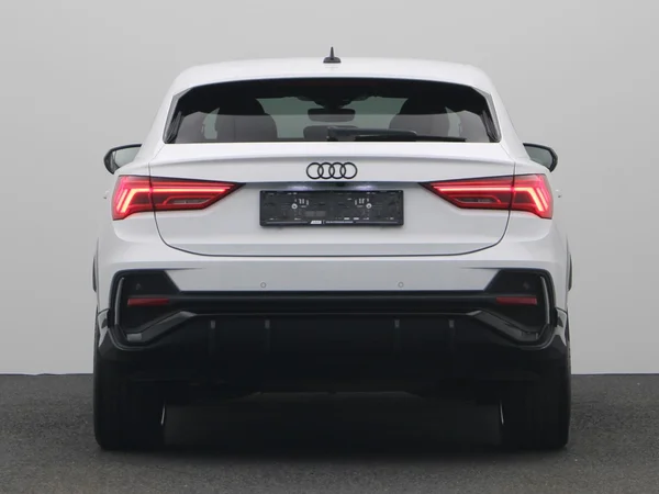 AUDI Q3 Sportback PHEV (2023) — foto 21 van 24