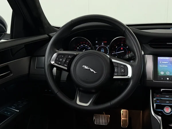 JAGUAR F-Type (2020) — foto 14 van 28