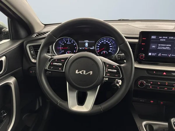 KIA Ceed (2023) — foto 5 van 17