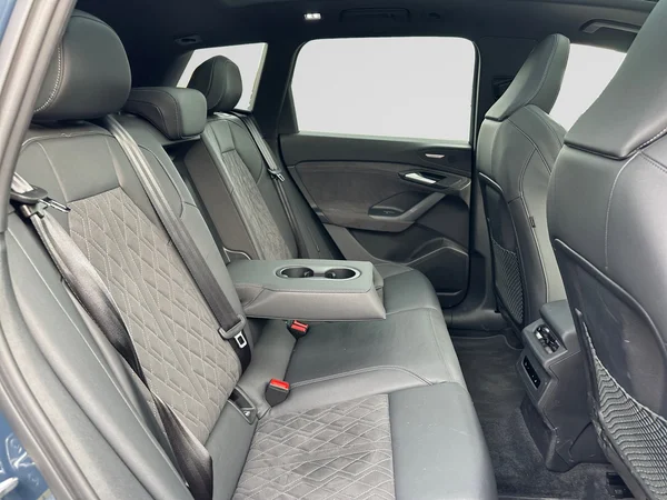 AUDI Q6 e-tron (2025) — foto 21 van 23