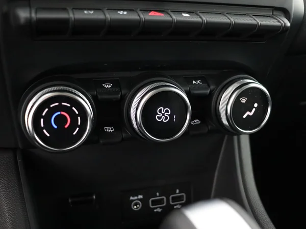 RENAULT Captur (2021) — foto 16 van 27