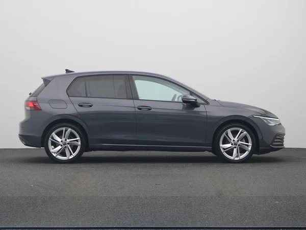 VOLKSWAGEN Golf VIII (2024) — foto 17 van 19