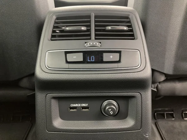 AUDI A4 Avant (2023) — foto 7 van 36