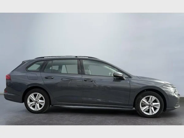Volkswagen Golf Variant VIII (2023) — foto 21 van 23