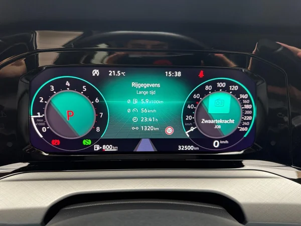 VOLKSWAGEN Golf VIII (2024) — foto 15 van 15