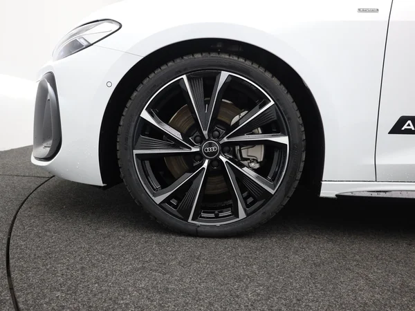AUDI A5 Avant e-hybrid (PHEV) (2025) — foto 15 van 19